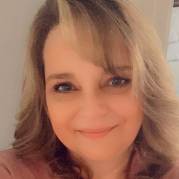 Meet your Posher, Bettina - Picture 2 of 2